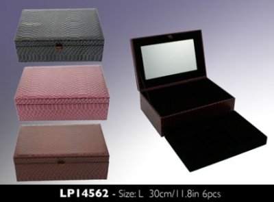 LP14562 LEATHERETTE BOX